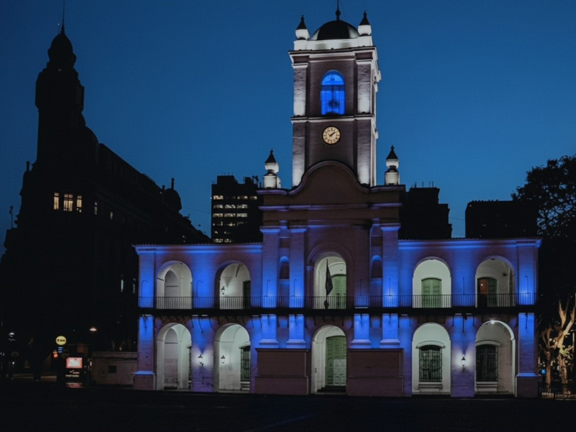 Cabildo'da gala gecesi: "Bridgerton" tarzı bir balo, ama 21. yüzyıl Buenos Aires'inde