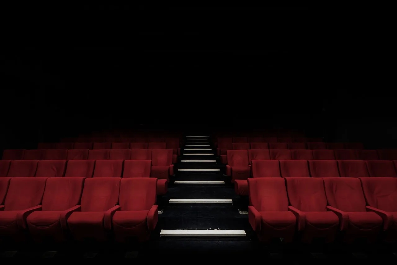 Il Teatro do Bolhão produce uno spettacolo con gli immigrati in una fabbrica dismessa
