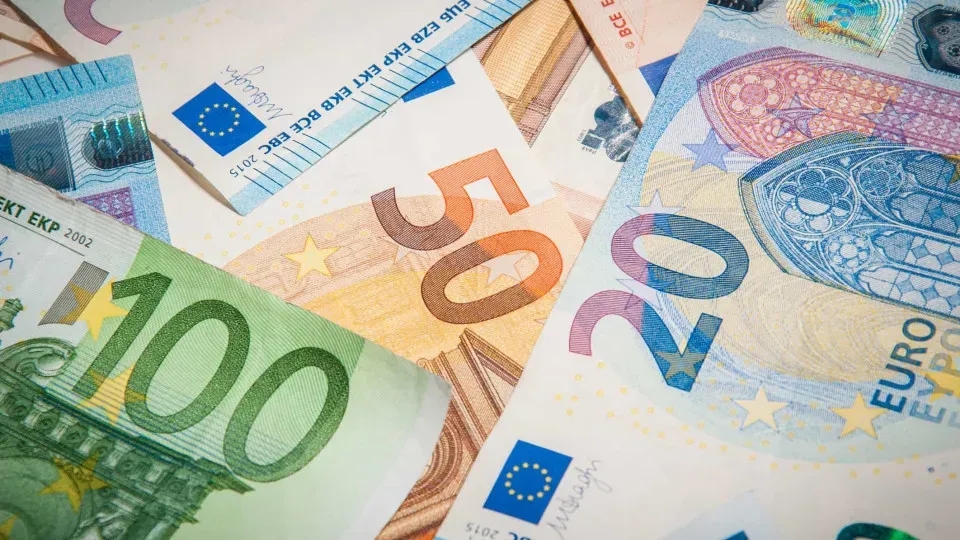Stan odnotował nadwyżkę w wysokości 2327,6 mln do lipca