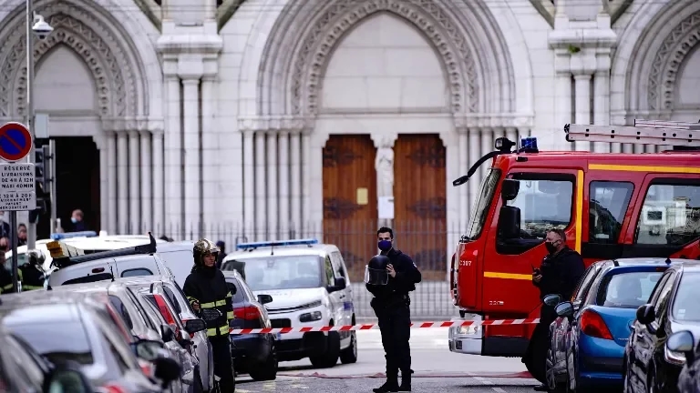 Life sentence for man who killed three people in Nice basilica