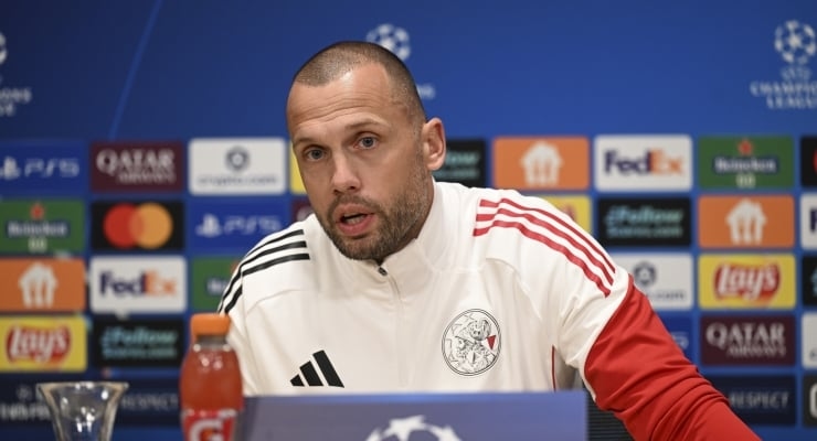 Ajax-manager John Heitinga ontslagen