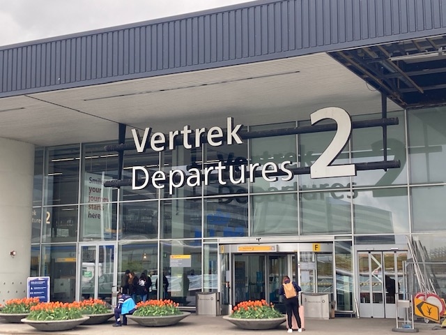 Unions call off ground staff strike at Schiphol to restart talks