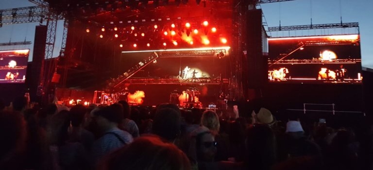 Pont-l'Abbé (29): un hombre apuñalado en la garganta durante la Fête de la Musique, el autor en fuga #fetedelamusique