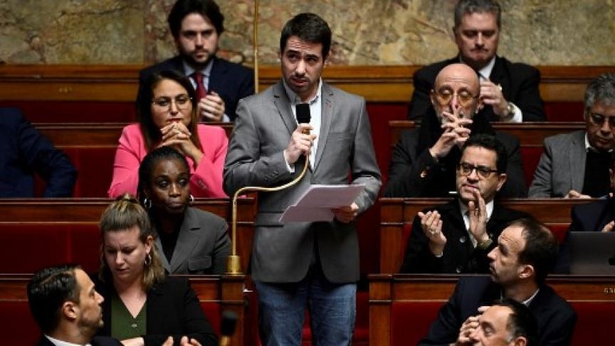 LFI MP Kerbat, who financed his drug purchases with money from the parliamentary reserve, has returned to the Assembly. For him, the victim in this case is the minor dealer from whom he obtained his supplies.