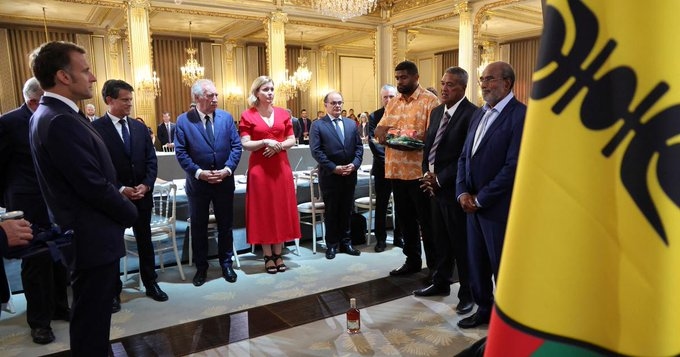 Agreement for the creation of a Caledonian nationality and a “State of New Caledonia” which remains attached to France