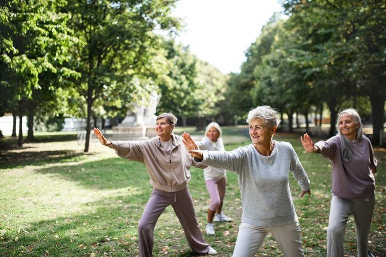 Surprising Harvard study: Neither running nor walking: One sport particularly strengthens fitness over 60