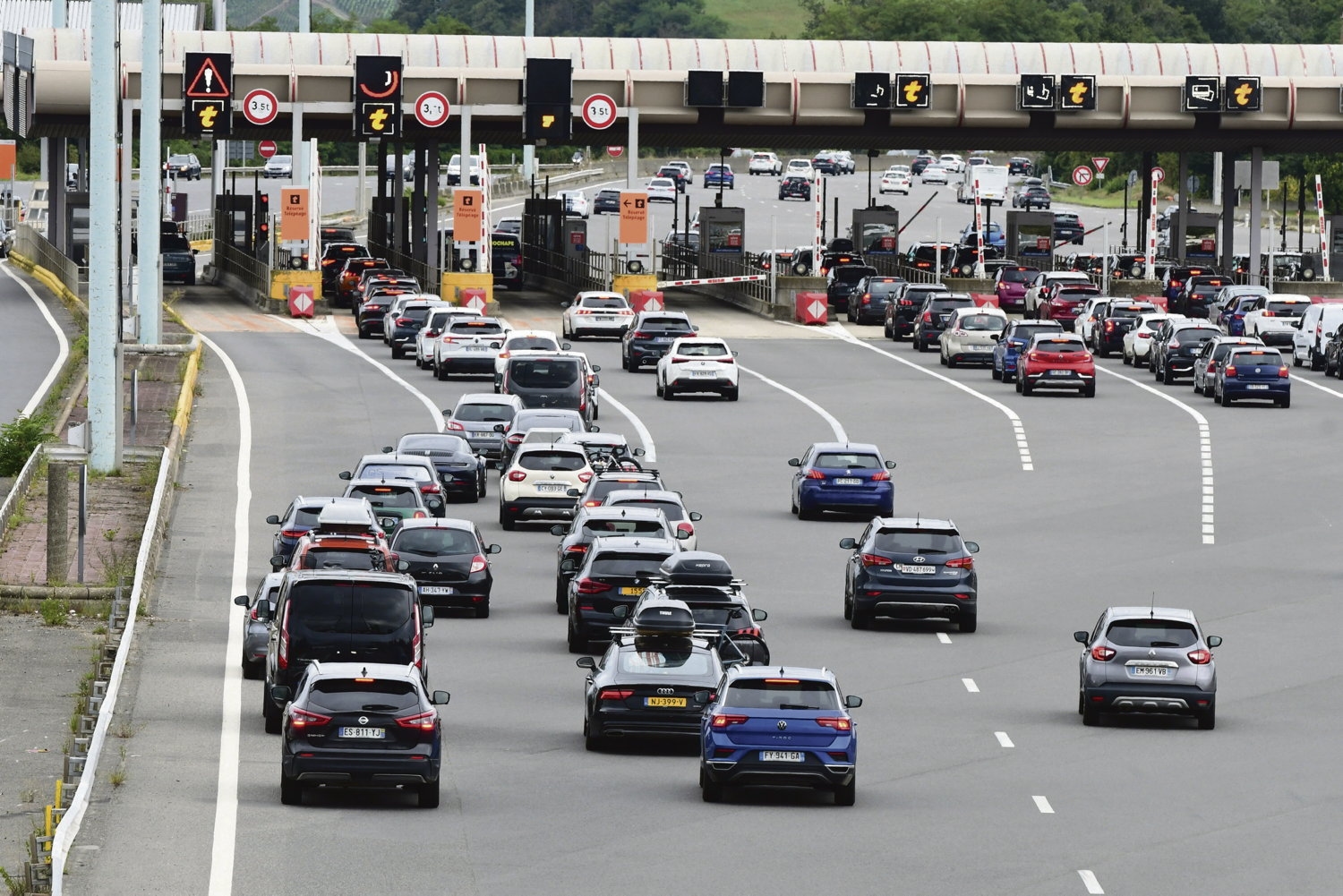 “Profits from motorways must finance low-carbon mobility such as trains,” assures Antonin Mazel, rail expert.