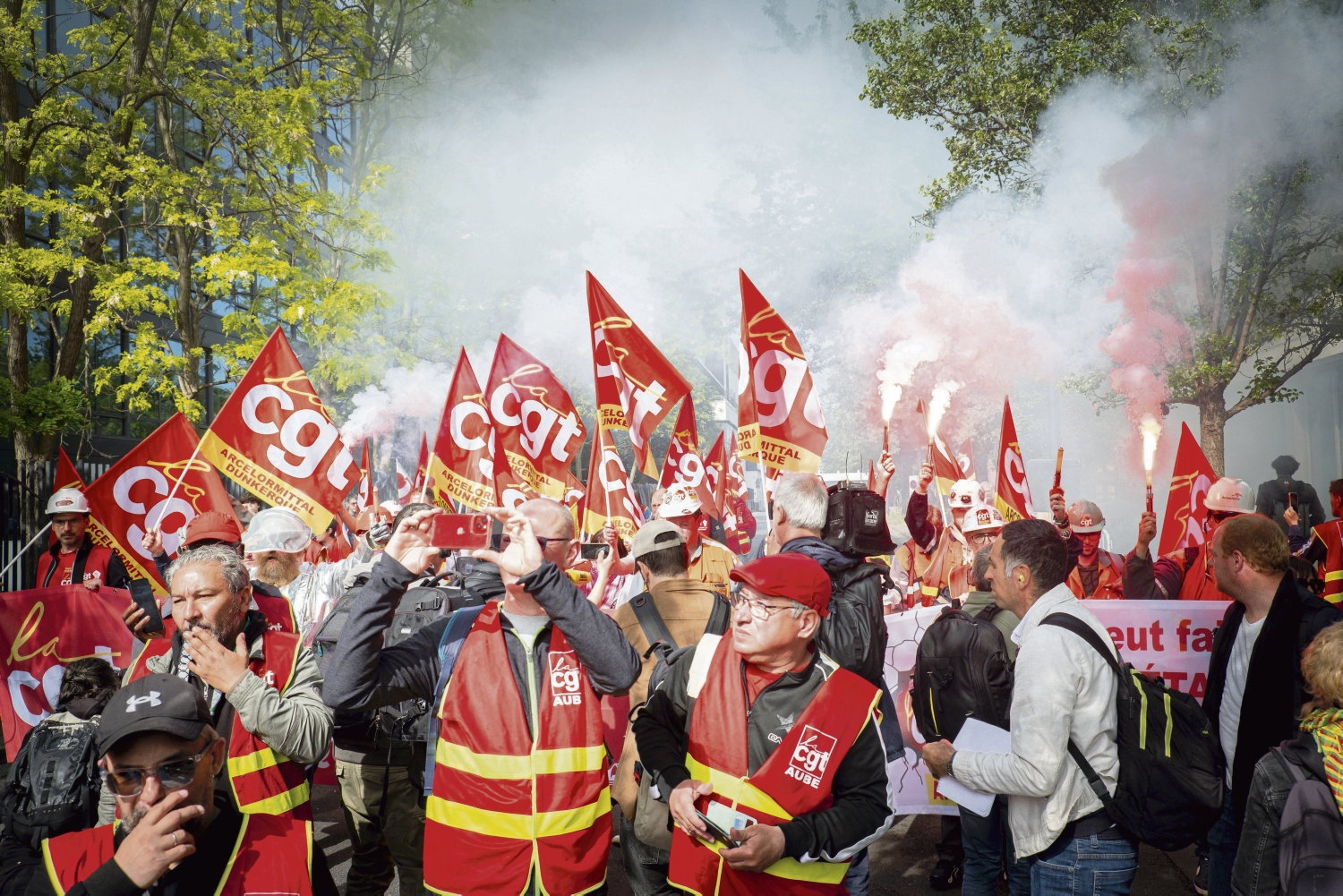 "We can make metal without Mittal": in front of the multinational's headquarters, Arcelor demands the nationalization of the blast furnaces