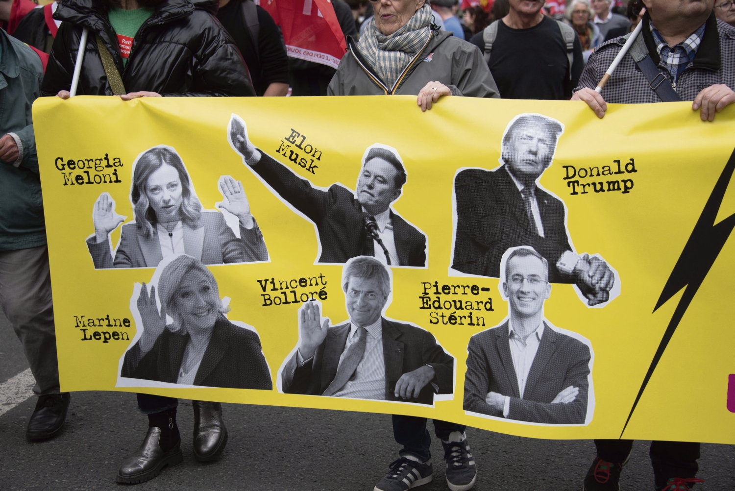 At the "freedom summit", Pierre-Édouard Stérin and Vincent Bolloré launch a hostile takeover bid for the traditional liberal right