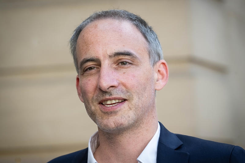 Public Square: Raphaël Glucksmann wants to put work at the center of his vision