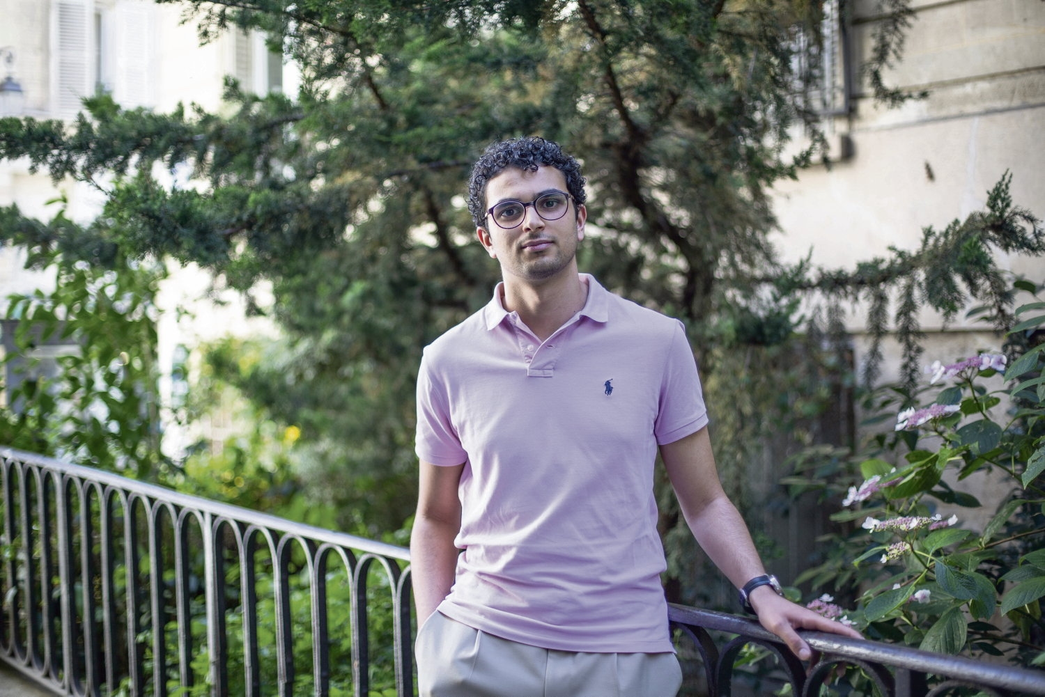 “Quero ficar aqui, é a minha forma de retribuir o que recebi”: Rayen, estudante de medicina da OQTF, vítima da circular Retailleau