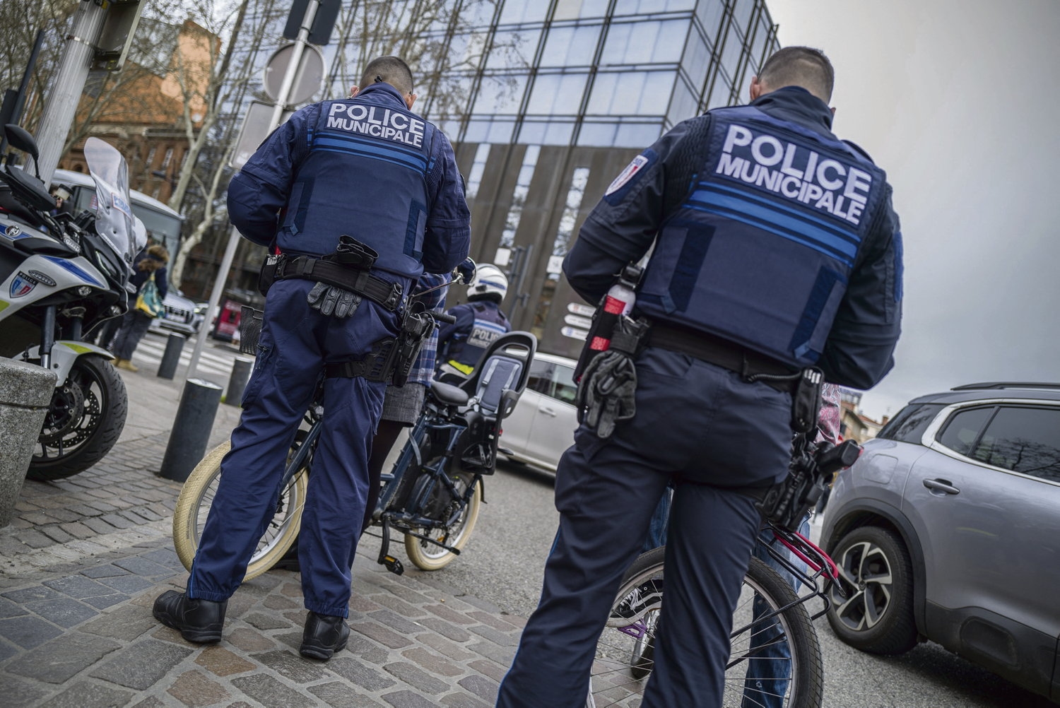 Municipal police and video surveillance: behind the controversies, questions about their effectiveness