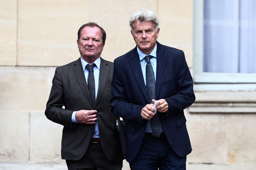 Fabien Roussel przyjęty w Matignon przedstawia plan inwestycyjny o wartości 500 miliardów euro