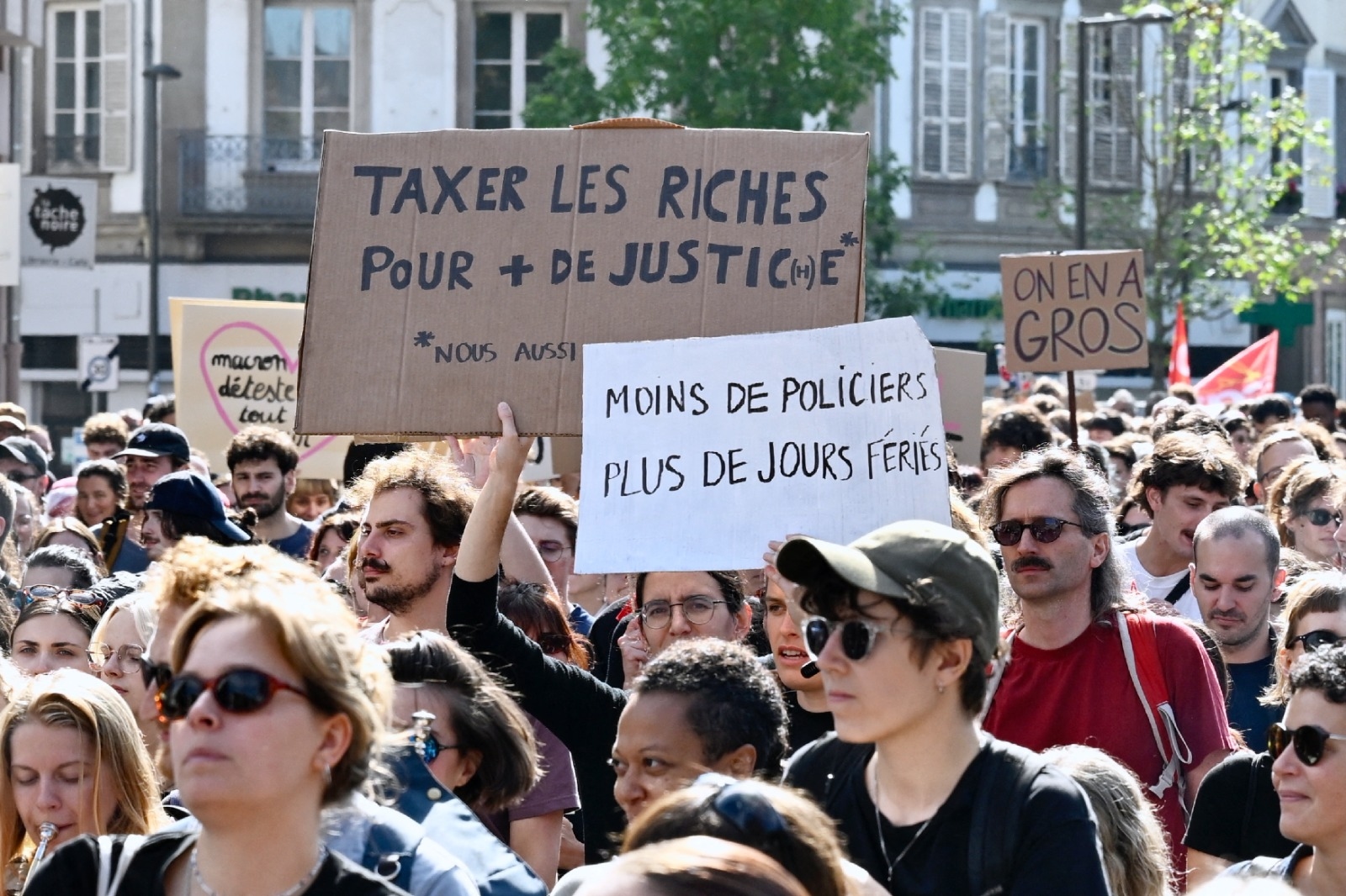 Pesquisa exclusiva: revoltados e indignados, 74% dos franceses apoiam greve