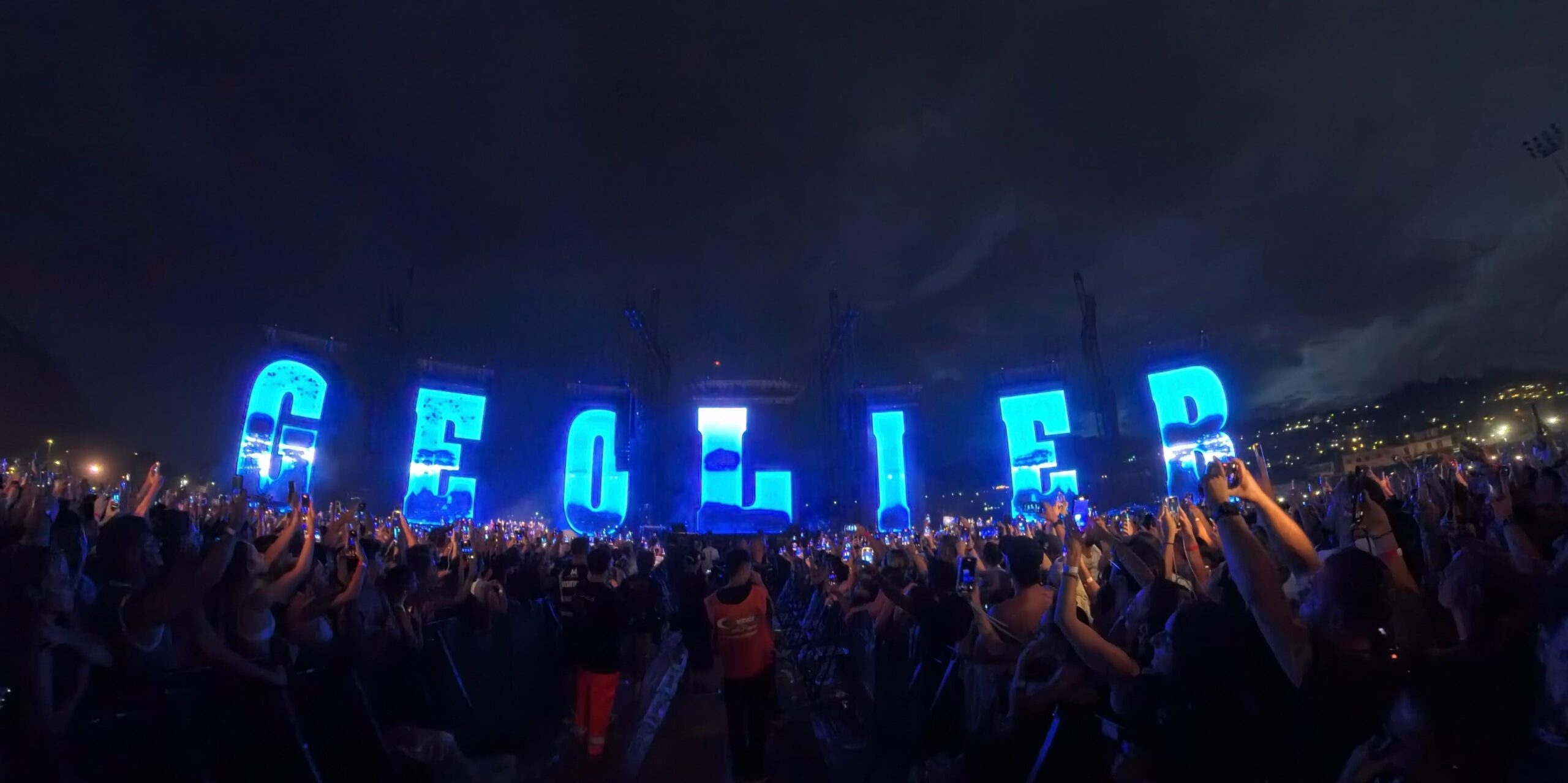 Geolier announces live performance at Maradona with 500 drones: two evenings with 116,000 spectators at the Agnano Hippodrome.