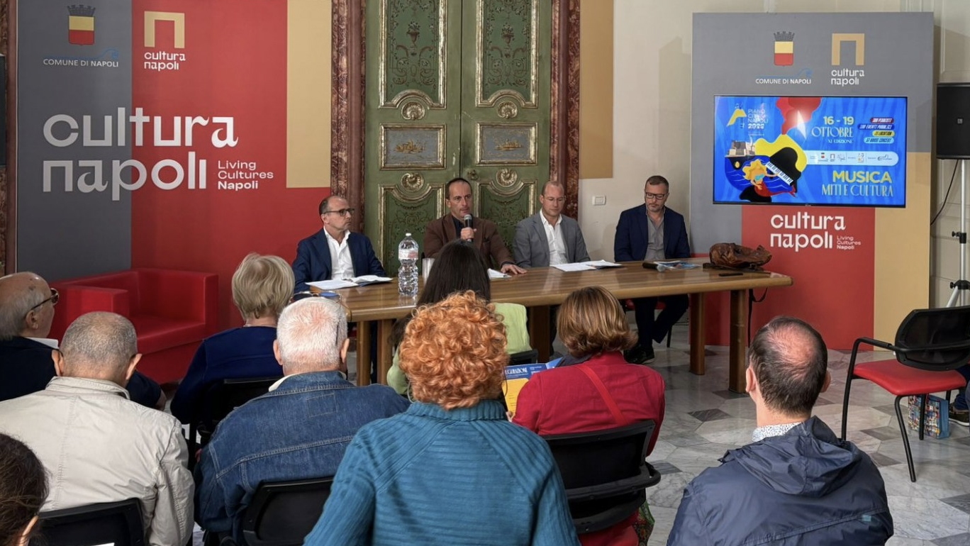 İncelemeler, Piano City Naples: 300 müzisyen, şehir genelinde 100 etkinlik