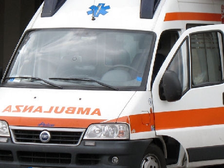 Accident in Vatoliere, a witness emerges: "He tried to avoid an elderly man crossing the street. Then the crash."
