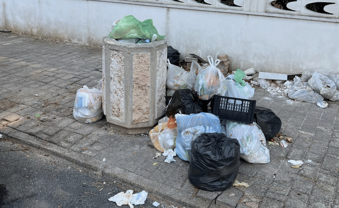 Gescheiden afvalinzameling in Marina di Lesina: na tien jaar zijn de resultaten negatief: "Het systeem moet onmiddellijk worden aangepast."