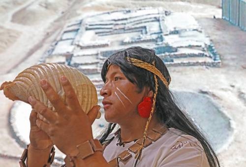 A 3,500-year-old city that connected the coast to the Andes has been discovered in Peru.