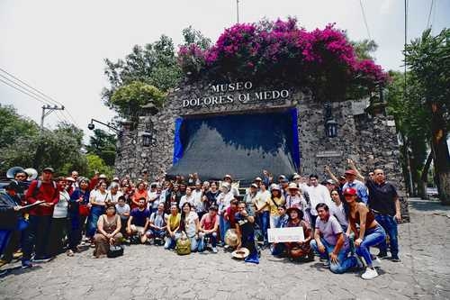 Citizens demand the reopening of the Dolores Olmedo Museum in its original location.
