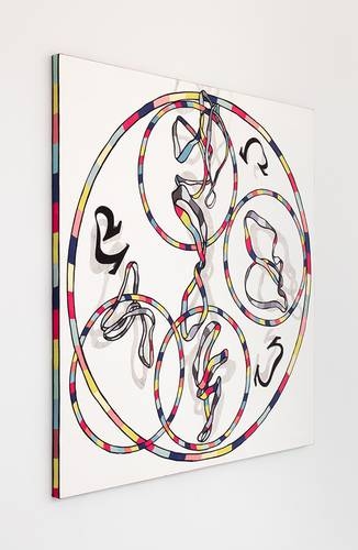 L'artista presenta una riflessione visiva sul tempo