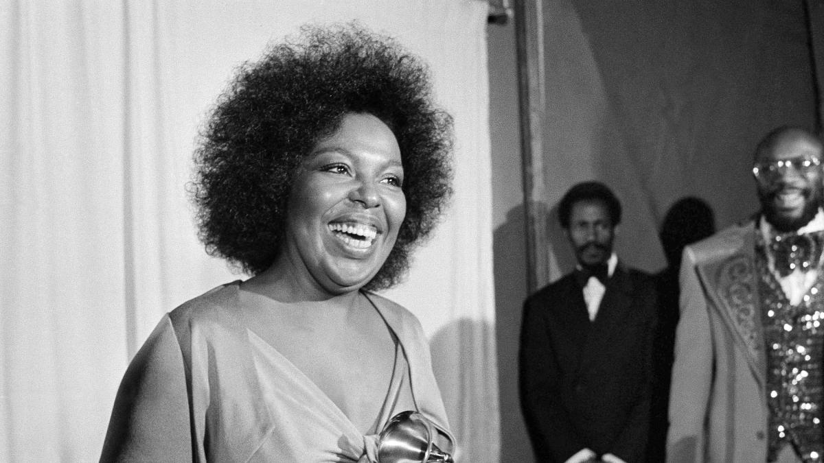 Roberta Flack, lendária cantora de 'Killing Me Softly', morre aos 88 anos