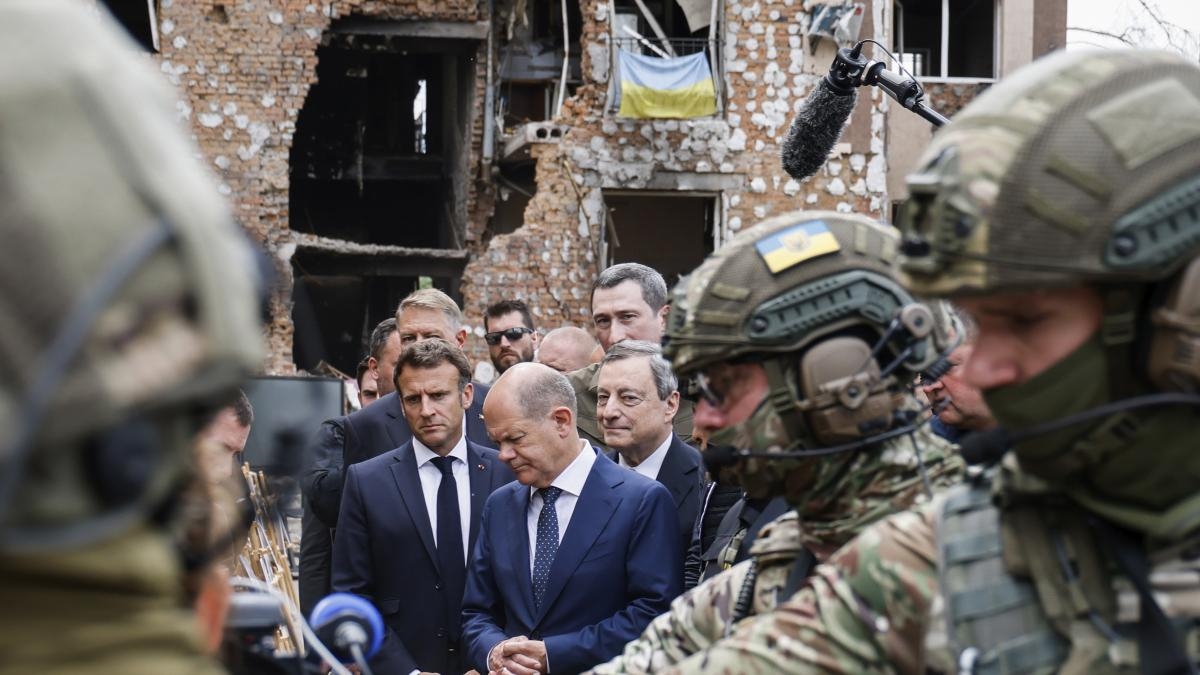 'To the arms, citizens'