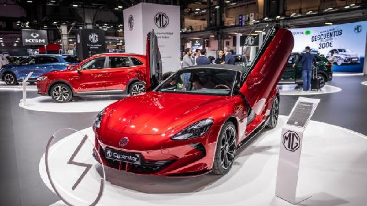 Barcelone accélère vers le futur électrique à l'Automobile 2025