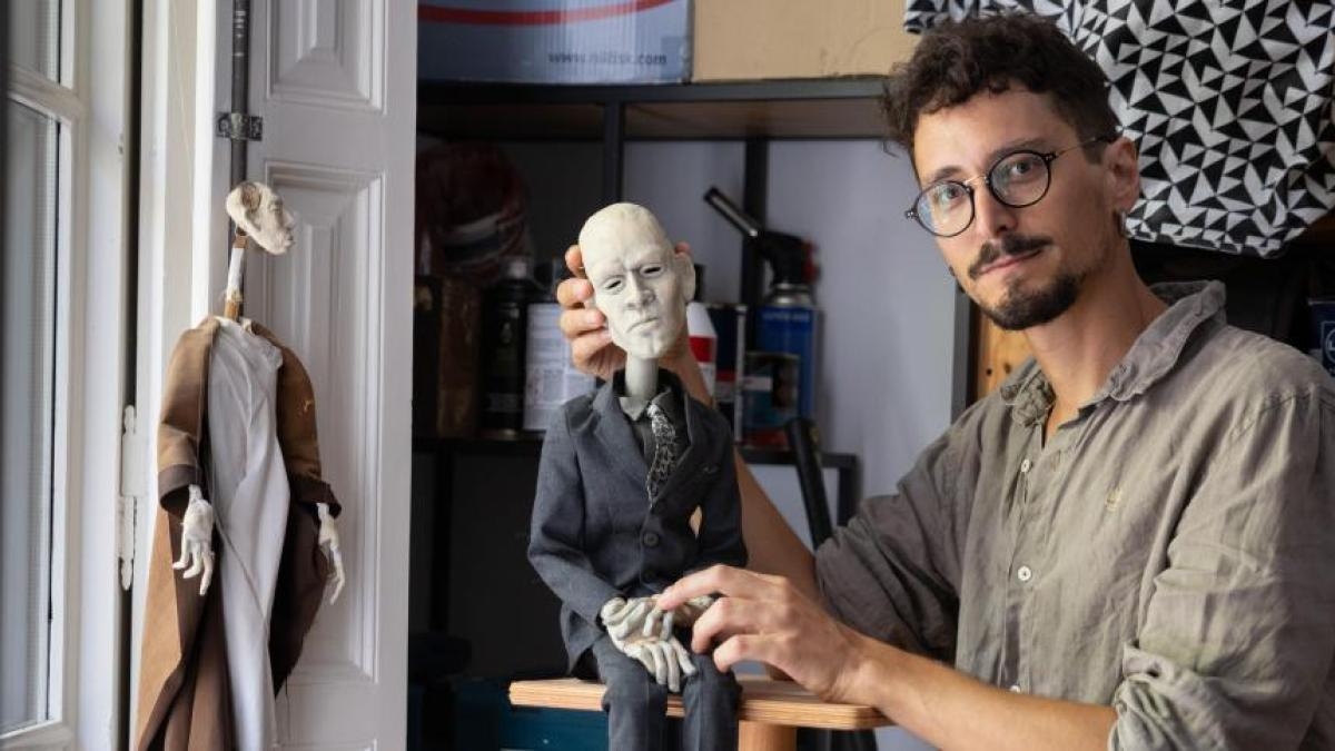 Bruno Belil formt Puppen mit Charakter