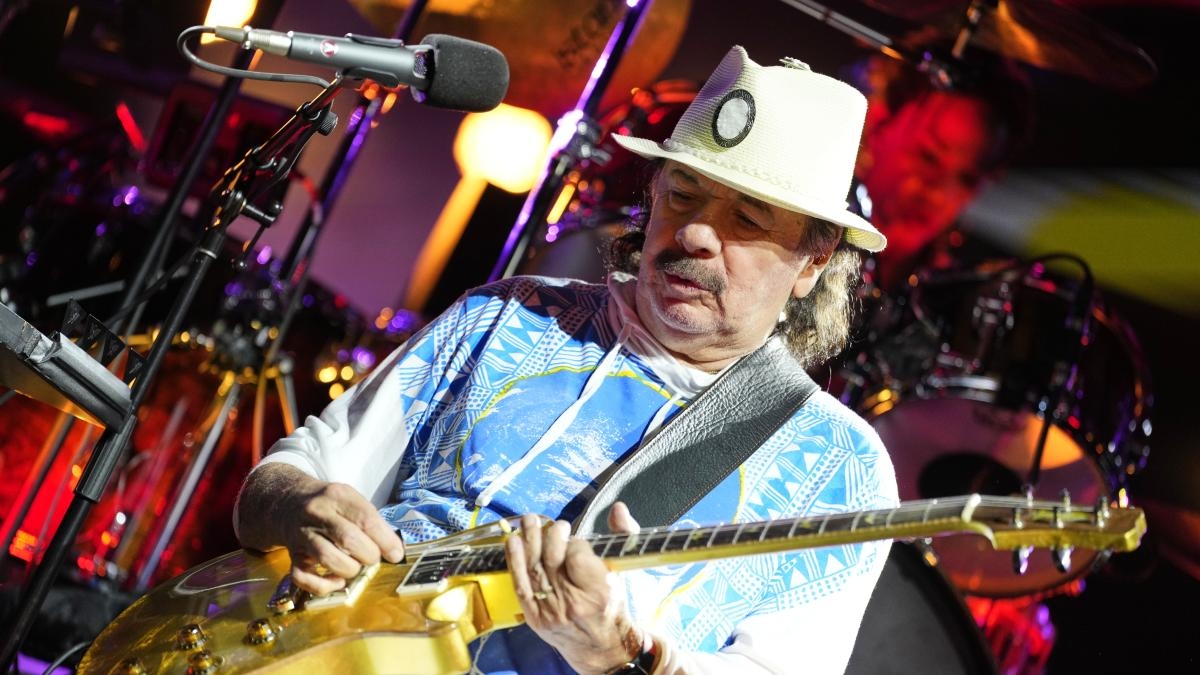 Santana verlicht het Palau Sant Jordi 25 jaar na 'Supernatural'