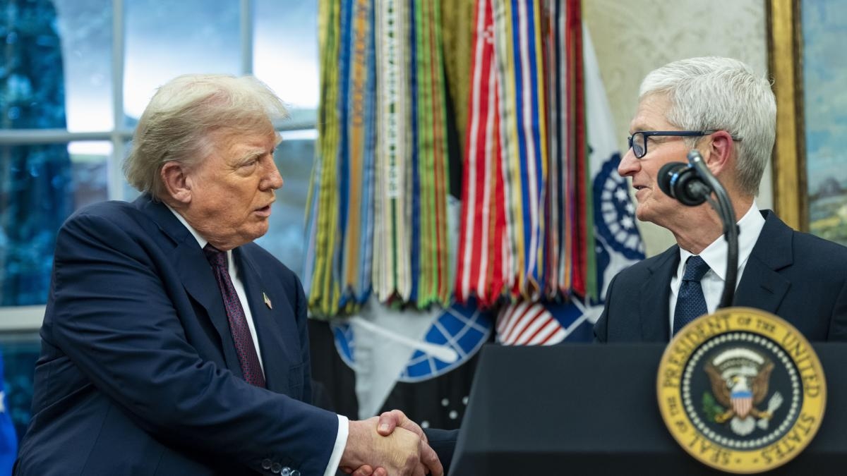 Trump droht mit 100-prozentigen Zöllen auf Chips und Halbleiter, sofern diese nicht in den USA hergestellt werden.