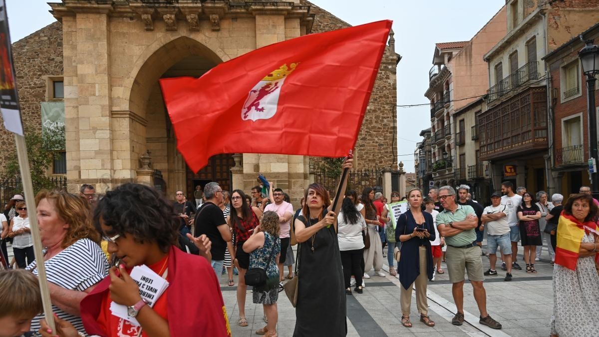 Gli incendi riaccendono la Lexit