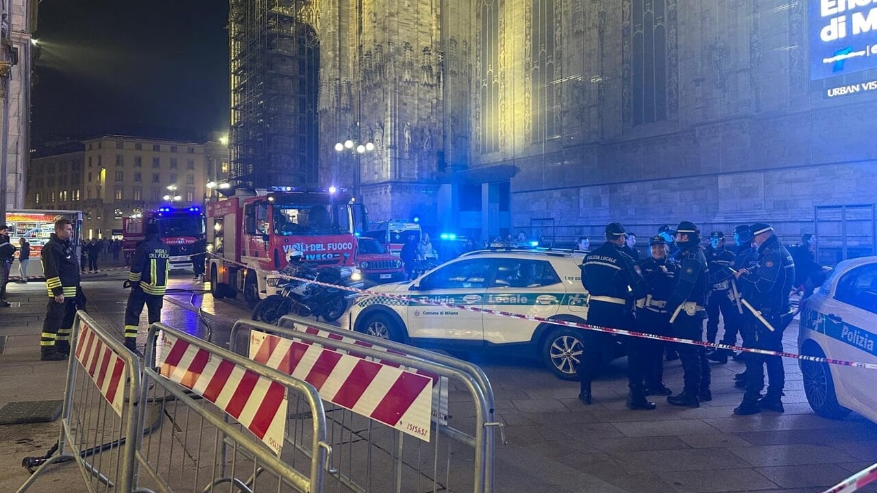 Le magasin H&M de la Piazza Duomo évacué : un étage rempli de fumée