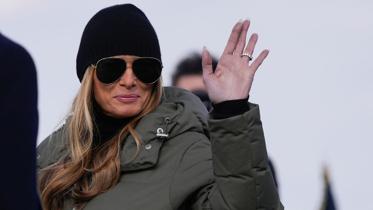 Znów staje się niedostępna: Co właściwie robi Melania Trump?