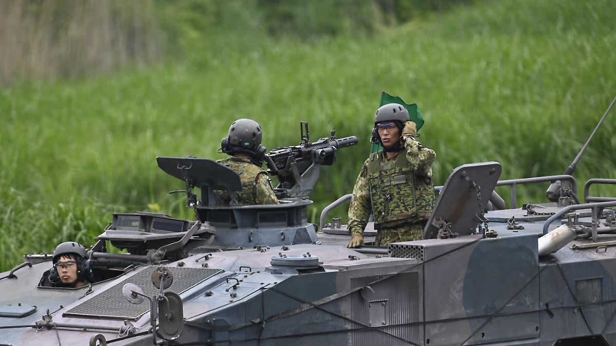 China impõe controles de exportação: Taiwan mobiliza 22.000 reservistas para exercício militar