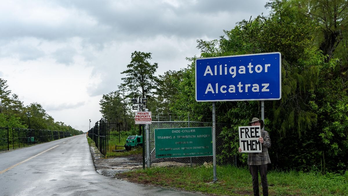 Dopo la sentenza del tribunale: l'"Alligator Alcatraz" di Trump sarà presto completamente sgomberato
