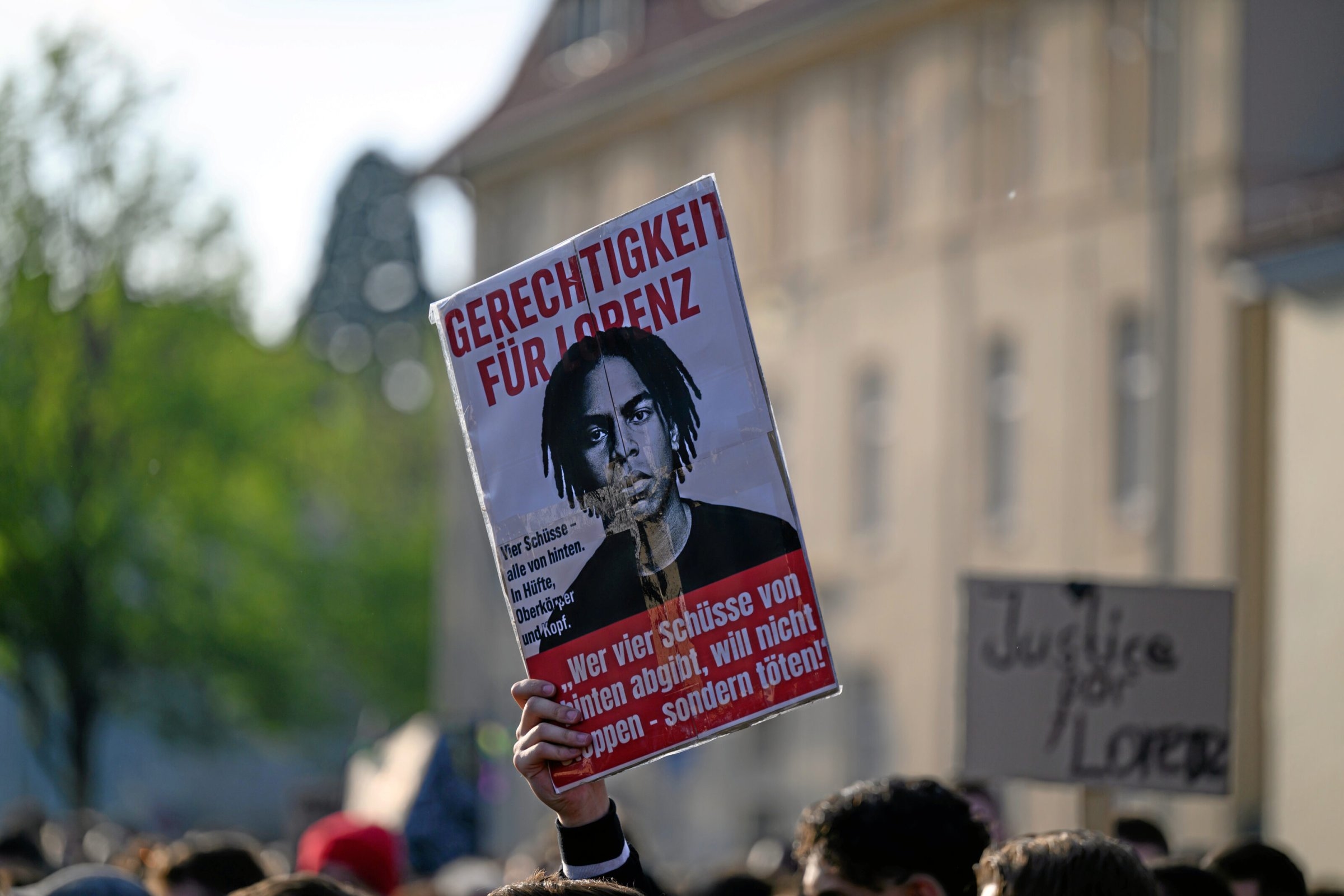 Tödliche Polizeigewalt | Tödliche Schüsse auf Lorenz A. Thema im Landtag