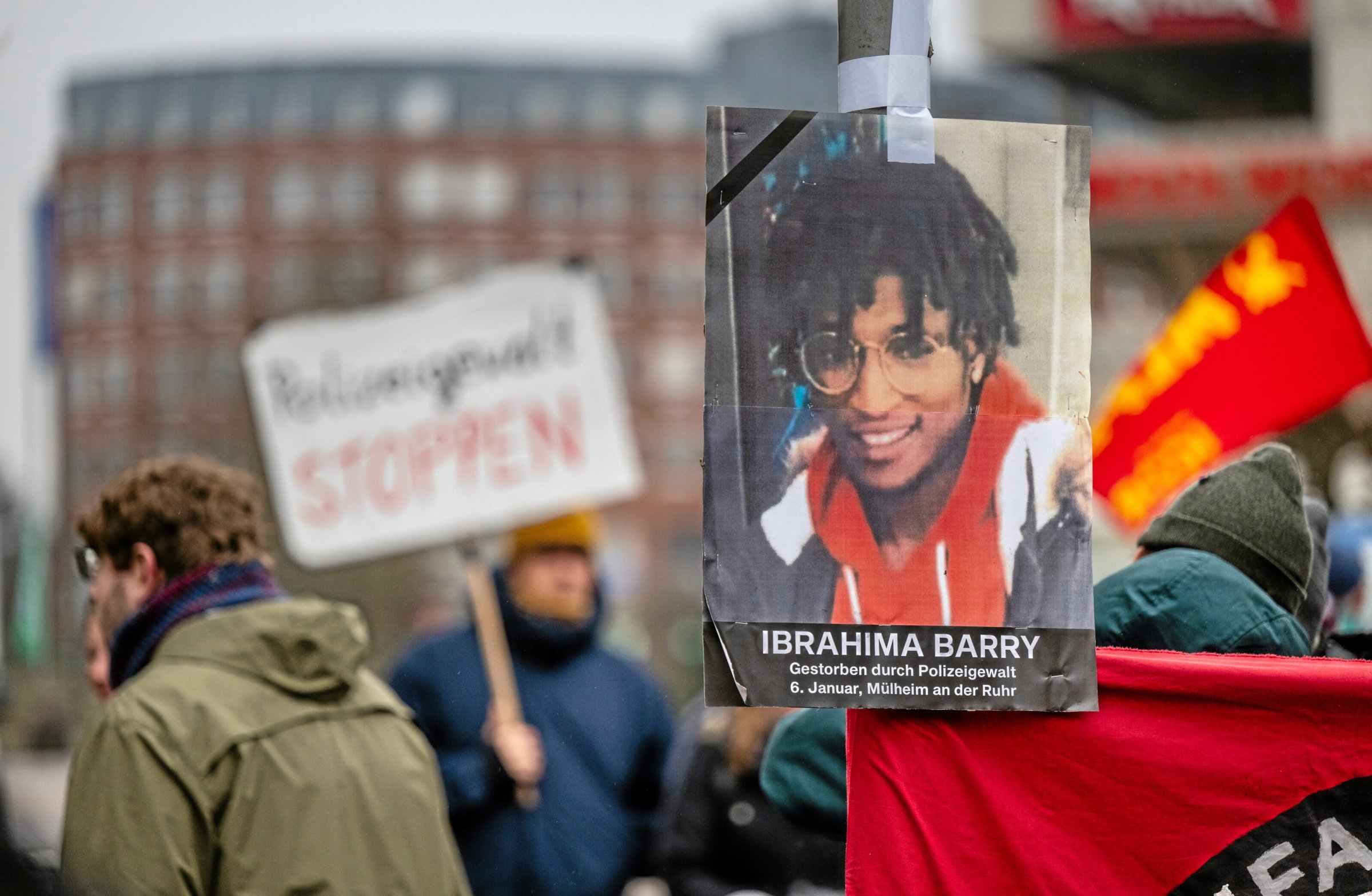 Deadly police violence | Nine police officers charged after death of Ibrahima Barry