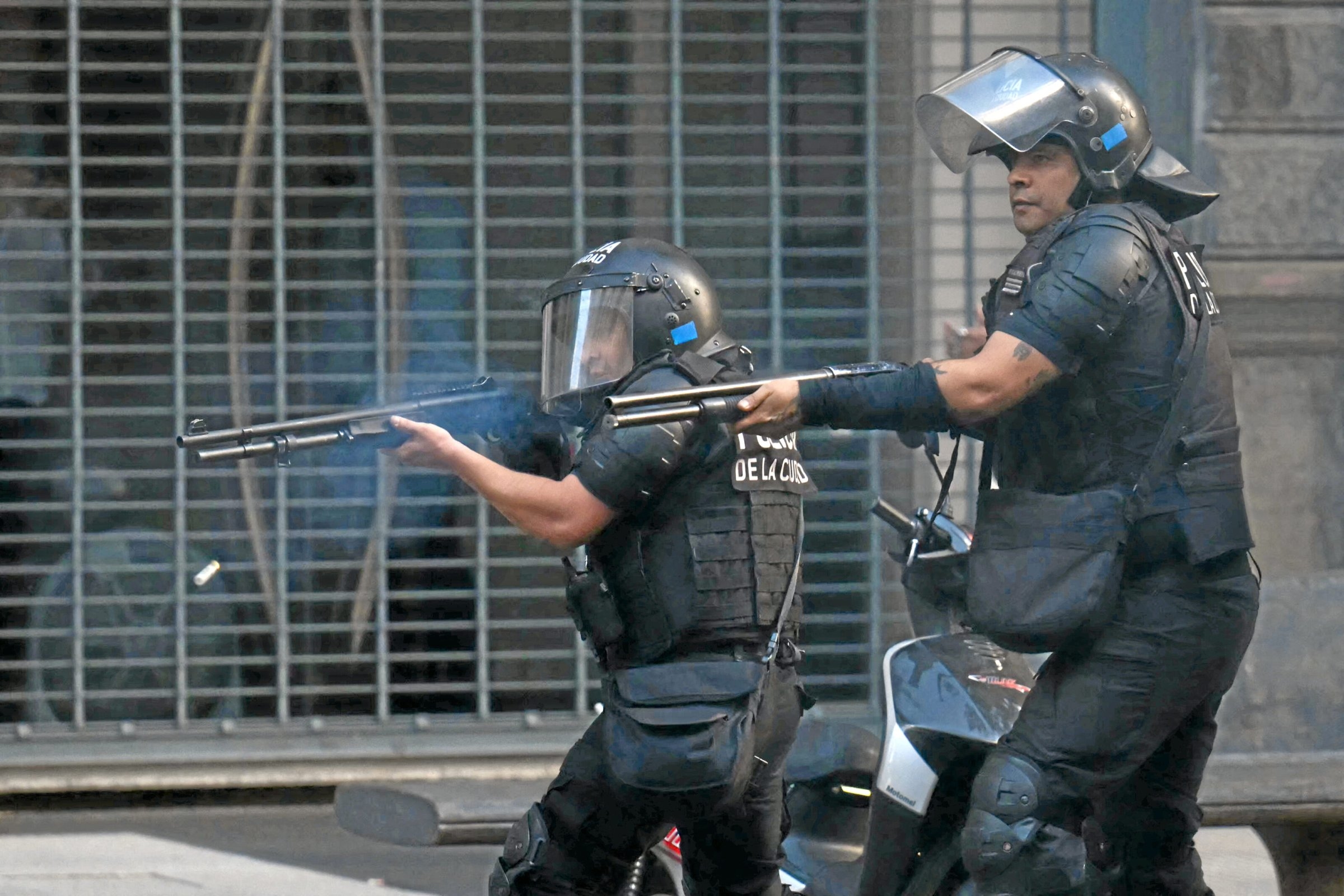 Argentina | With batons, tear gas, and rubber bullets