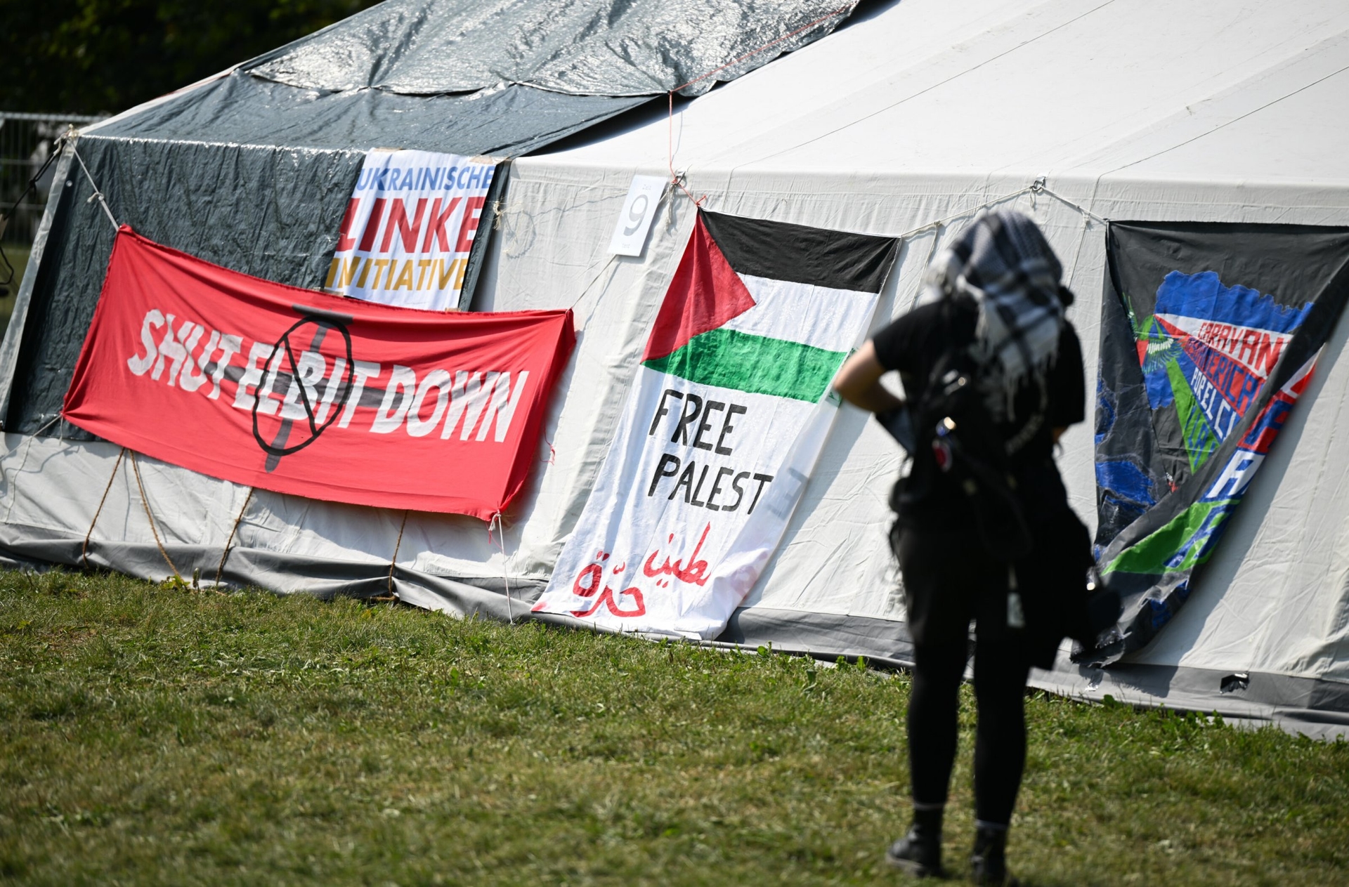 »Palestine Action« | Aktivisten stürmen Elbit-Zentrale in Deutschland