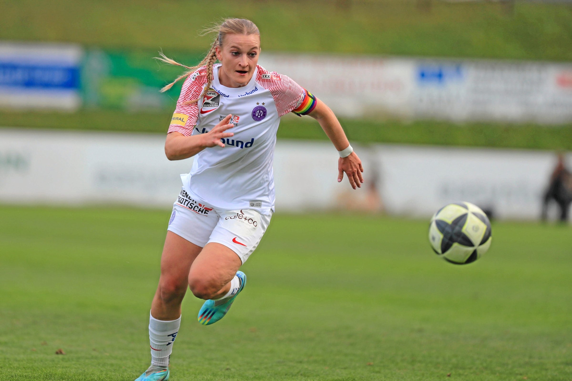 Football | Verena Volkmer: "The Bundesliga is losing touch"