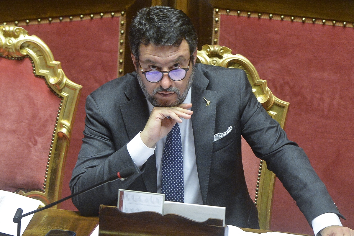 As tensões aumentam entre Itália e França por causa dos comentários de Salvini sobre Macron: a Liga responde.
