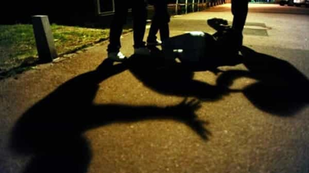 Padova Gurur Köyü çıkışında bir grup çocuk tarafından dövülen iki genç hastaneye kaldırıldı