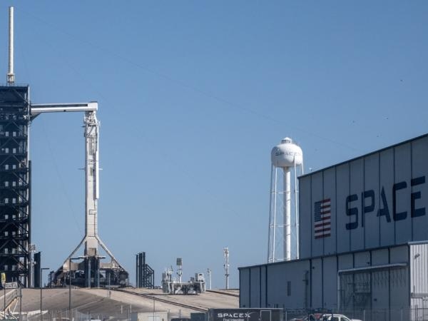 On a Mexican beach, endangered turtles live among the wreckage of the SpaceX.