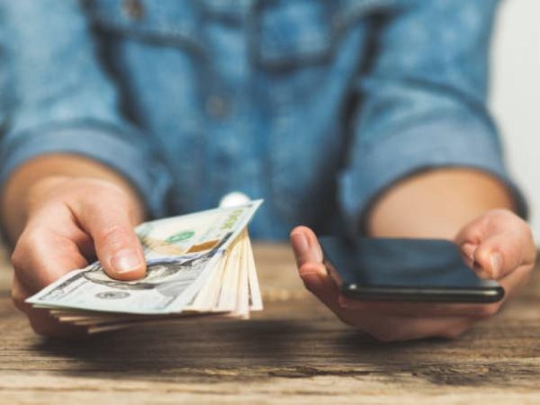 Arbeitnehmer im Ausland überweisen täglich 37 Millionen Dollar