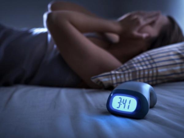 Nachts verboten: 3 Lebensmittel, die Schlaflosigkeit verursachen und die manche nicht kannten