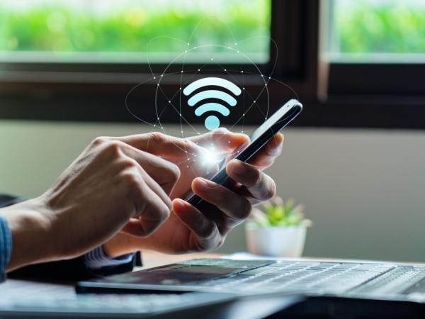 Qualcuno ti sta rubando il Wi-Fi? 6 app gratuite per aiutarti a scoprire chi ti sta rubando il Wi-Fi di casa.