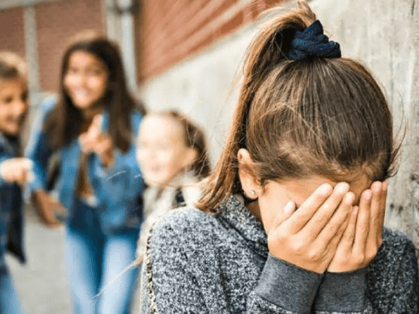 „Happy Slapping“: Die brutale virale Herausforderung, die immer mehr an Bedeutung gewinnt und als Körperverletzung bezeichnet wird