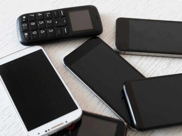 Welches ist laut AI das meistverkaufte Mobiltelefon in der Geschichte Kolumbiens?