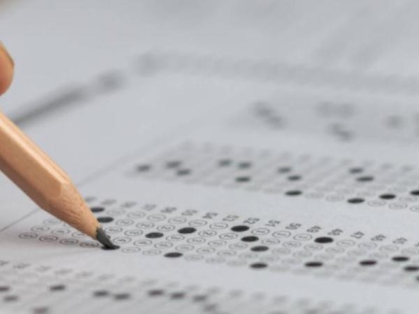 Warum wurde die ICFES-Prüfung in einigen Gemeinden Kolumbiens ausgesetzt?